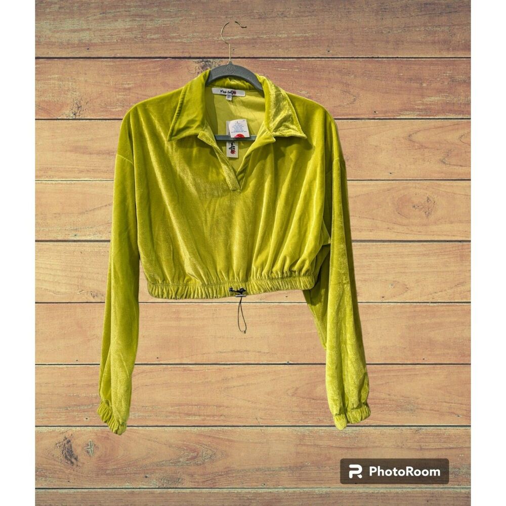 NWT Miss Selfie velour long sleeve crop shirt/top    Sz L